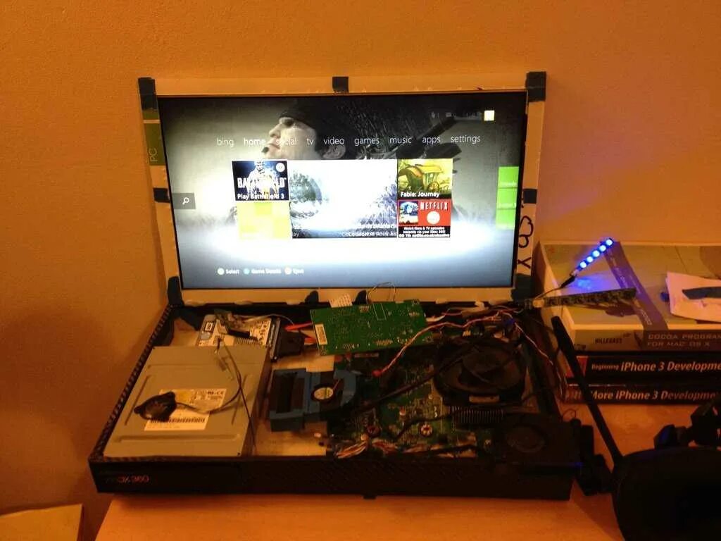 Игровая консоль ноутбук. Портативный Xbox 360. Ноутбук 360 Xbox. Экран для Xbox 360. Монитор для приставки Xbox 360.