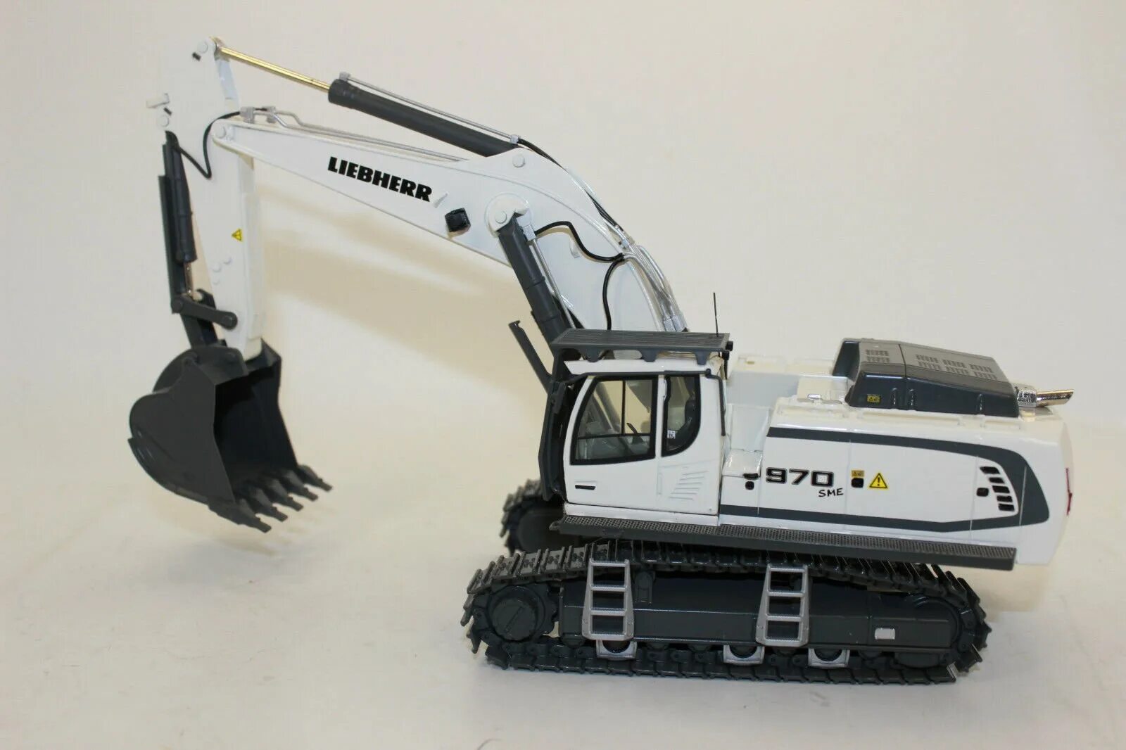 Экскаватор либхер. Liebherr r970. liebherr r922lc. liebherr r981. экскаватор либхер 970.