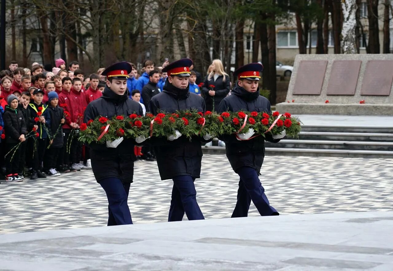 Духина Ставрополь. Возложение цветов. Турнир героя России Духина г Ставрополь 2010г. Героев Отечества Краснодар.