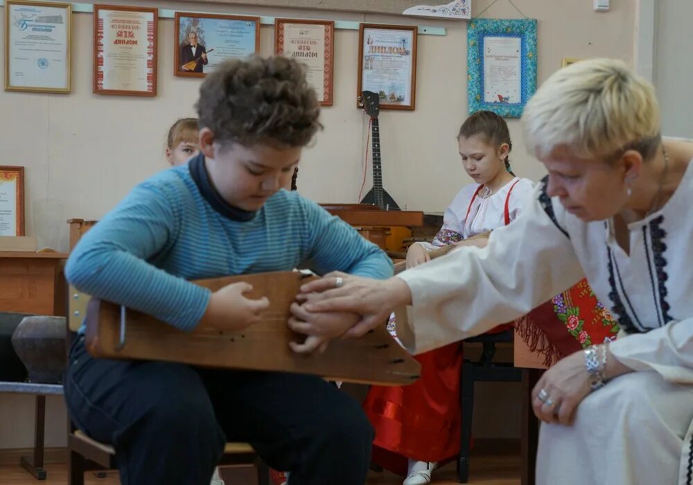 Г шарыпово школа. Школа искусств г Шарыпово Красноярский край. Художественная школа в Шарыпово. Шарыпово музыкальная школа. Дубинино школа искусств.