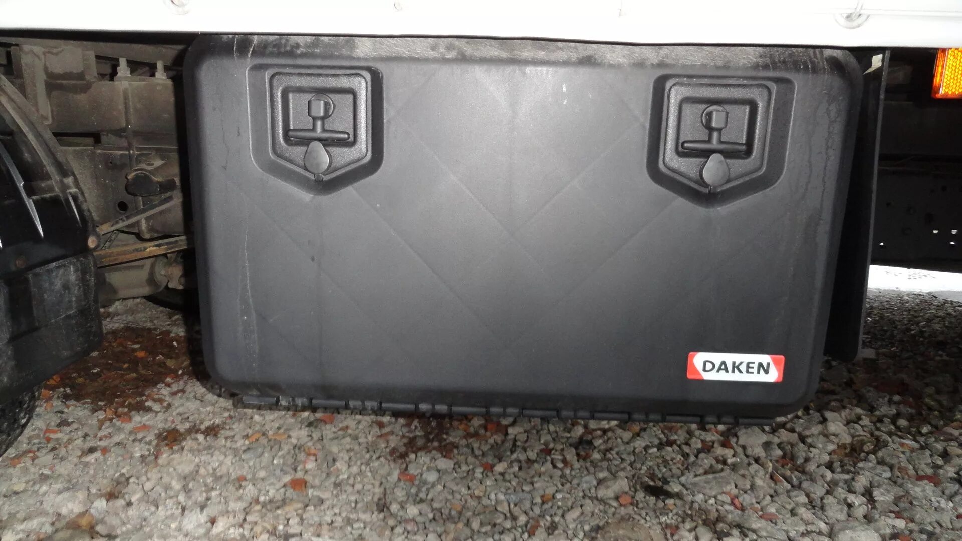 Инструментальный ящик daken just 500 81100. Инструментальный ящик daken welvet 1030 81008. Ящик под сиденье газель некст. Ящик инструментальный газ-3302 next-500. Ящик инструментальный daken just 600.