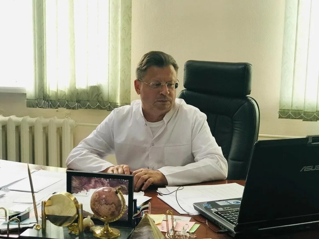 Лихачева ирина игоревна екатеринбург. Главный врач 34 больницы новосибирска. Карнаухов вячеслав врач. Главный врач црб выборг. Новосибирская туберкулезная больница.