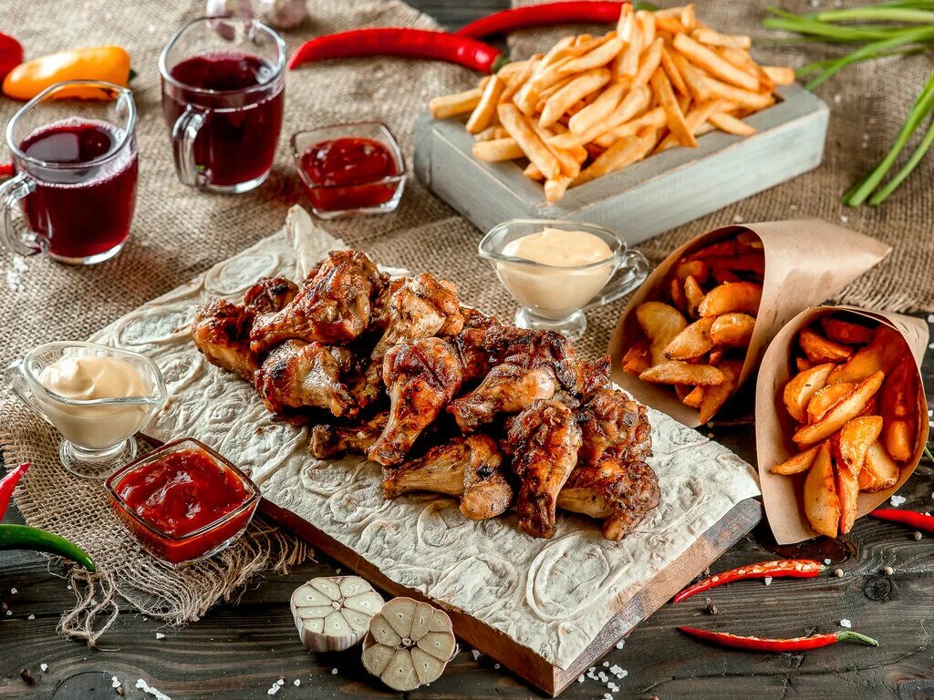 набор комбо бургер. бургер с бараниной сталик. шашлык хитс спб с доставкой. шашлык. ассорти из шашлыков.