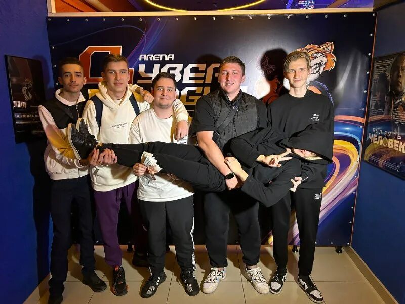 кибер джангл анапа. компьютерный клуб воронеж джангл jungle. кибер клуб в анапе. киберспортивный клуб. кибер джангл анапа.