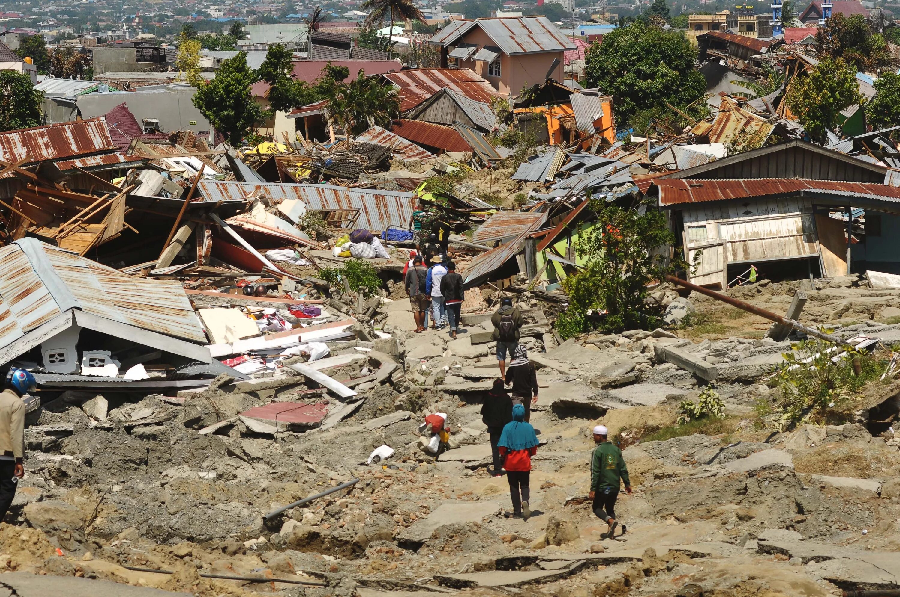 Землетрясение 5 8. ЦУНАМИ В Южном Перу в 2001 году. Землетрясение и ЦУНАМИ на Сулавеси (2018). Последствия ЦУНАМИ В Индонезии.