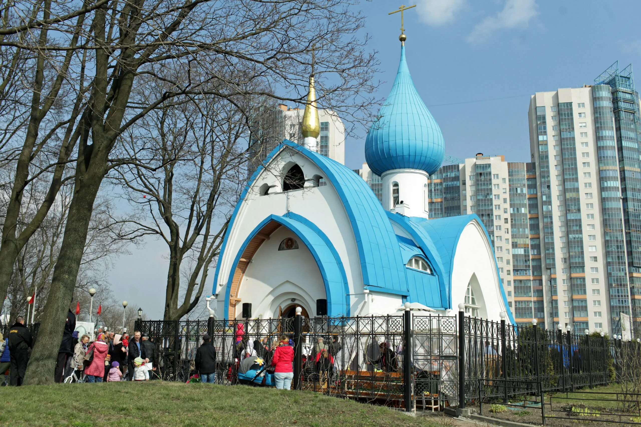 Новый православный храм в Купчино СПБ. Храмы Фрунзенского района. Церковь на Фрунзенской. Блокадный храм в Санкт-Петербурге. Храм дорога жизни