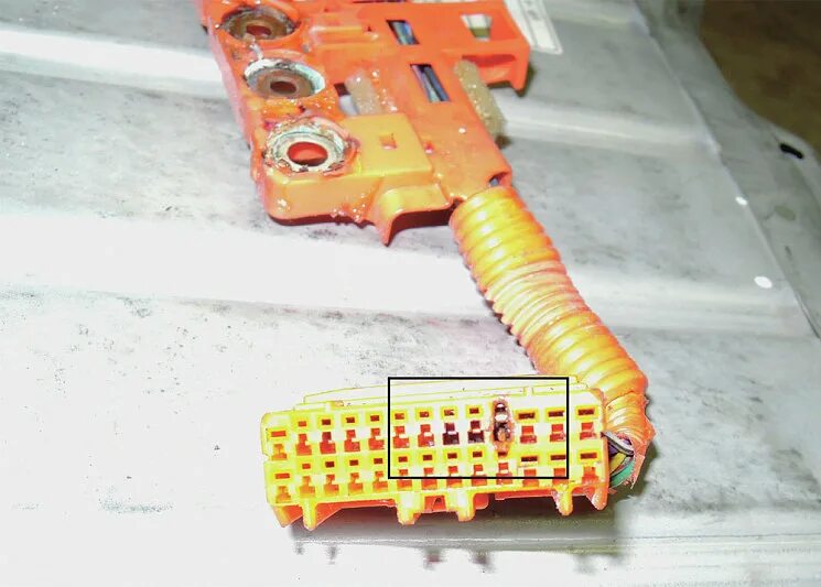 20 pin разъем toyota магнитола. Королла 150 обд. Диагностический разъем toyota prius alpha. Тойота приус диагностический разъем. Разъем приус.