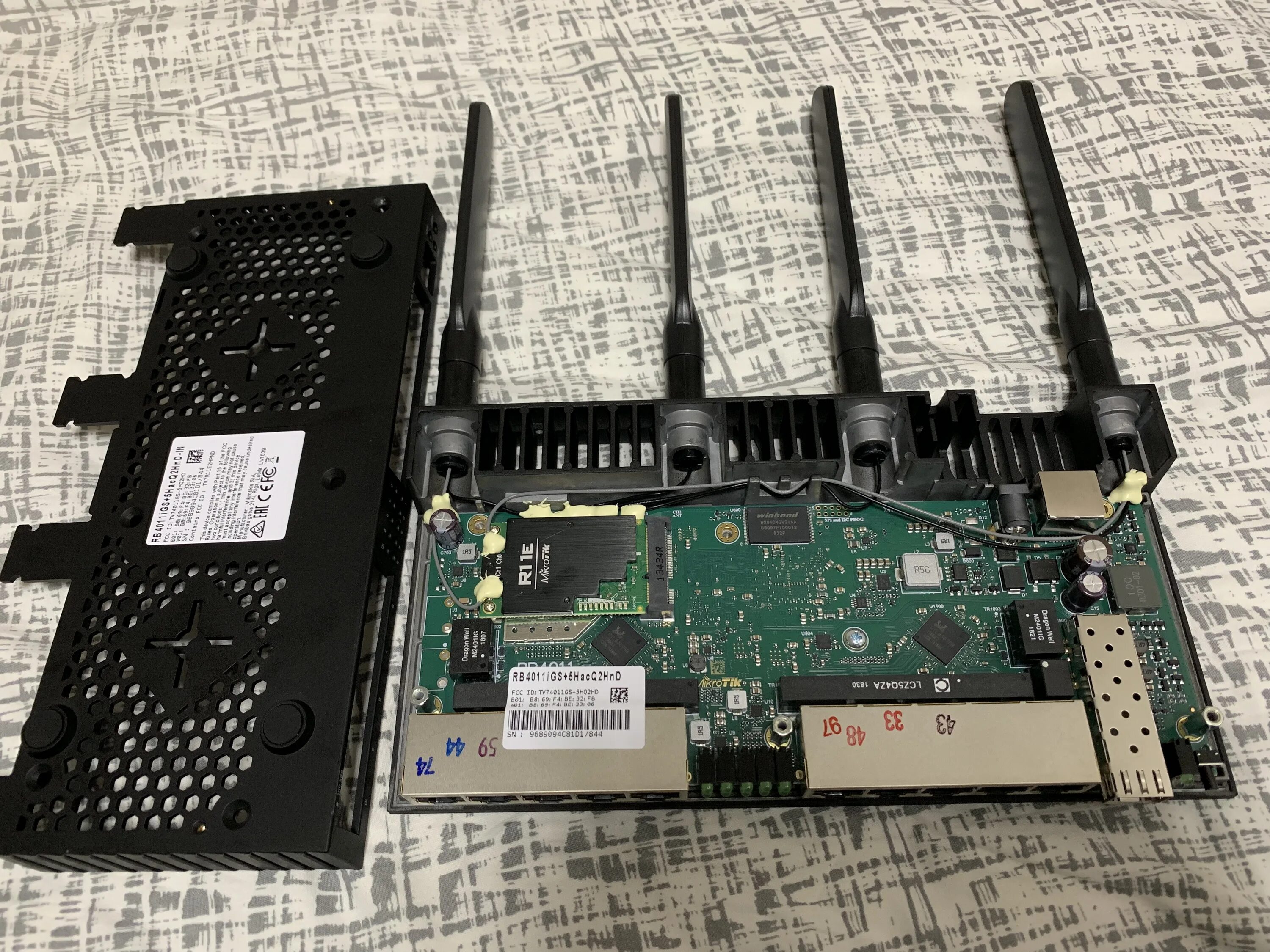 Rb4011igs 5hacq2hnd in. Mikrotik rb4011igs+5hacq2hnd. Mikrotik 4011igs+5hacq2hnd-in. Mikrotik Wi-Fi rb4011igs+5hacq2hnd-in.