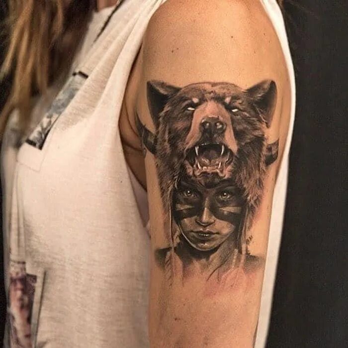Тату медведь женская. Татуировка медведь женская. Тату медведь для девушки. Тату медведь для девушки. Тату медведь на плече.
