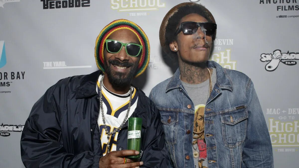 T wiz. Wiz khalifa snoop dogg. снуп дог и виз халифа. виз халифа high school. snoop dogg 1995.