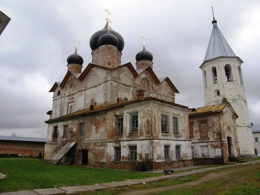 Свято зеленецкий монастырь. Зеленецкий-Троицкий монастырь. Зеленецкий монастырь Волховский. Волховский район Зеленец мужской монастырь. Зеленец Троицкий Зеленецкий мужской монастырь.