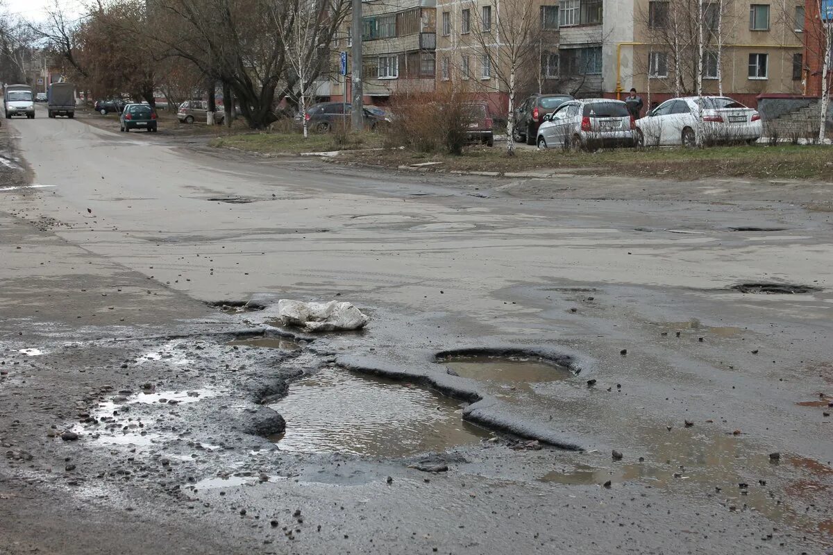 Какие дороги в орле. Орел ямы на дорогах. орел дороги. плохие дороги орел. яма в орле.