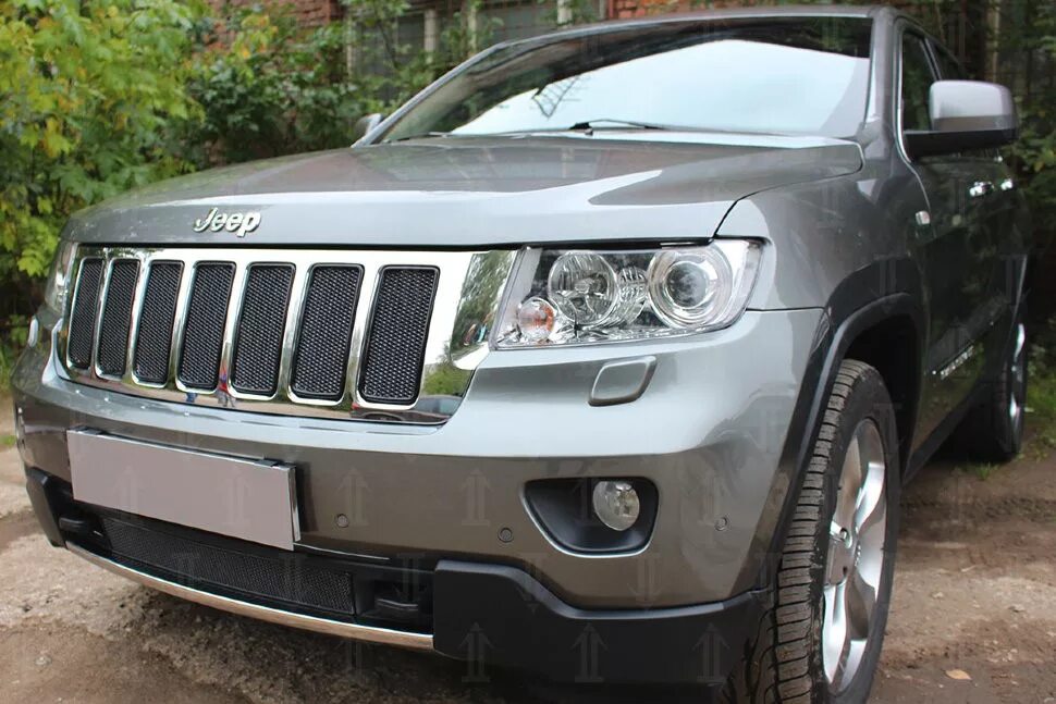 Радиатор grand cherokee wk2. Гранд чероки 2010-2013. джип гранд чероки 2005 защита радиатора. радиаторы гранд чероки wk2. jeep grand cherokee решетка.