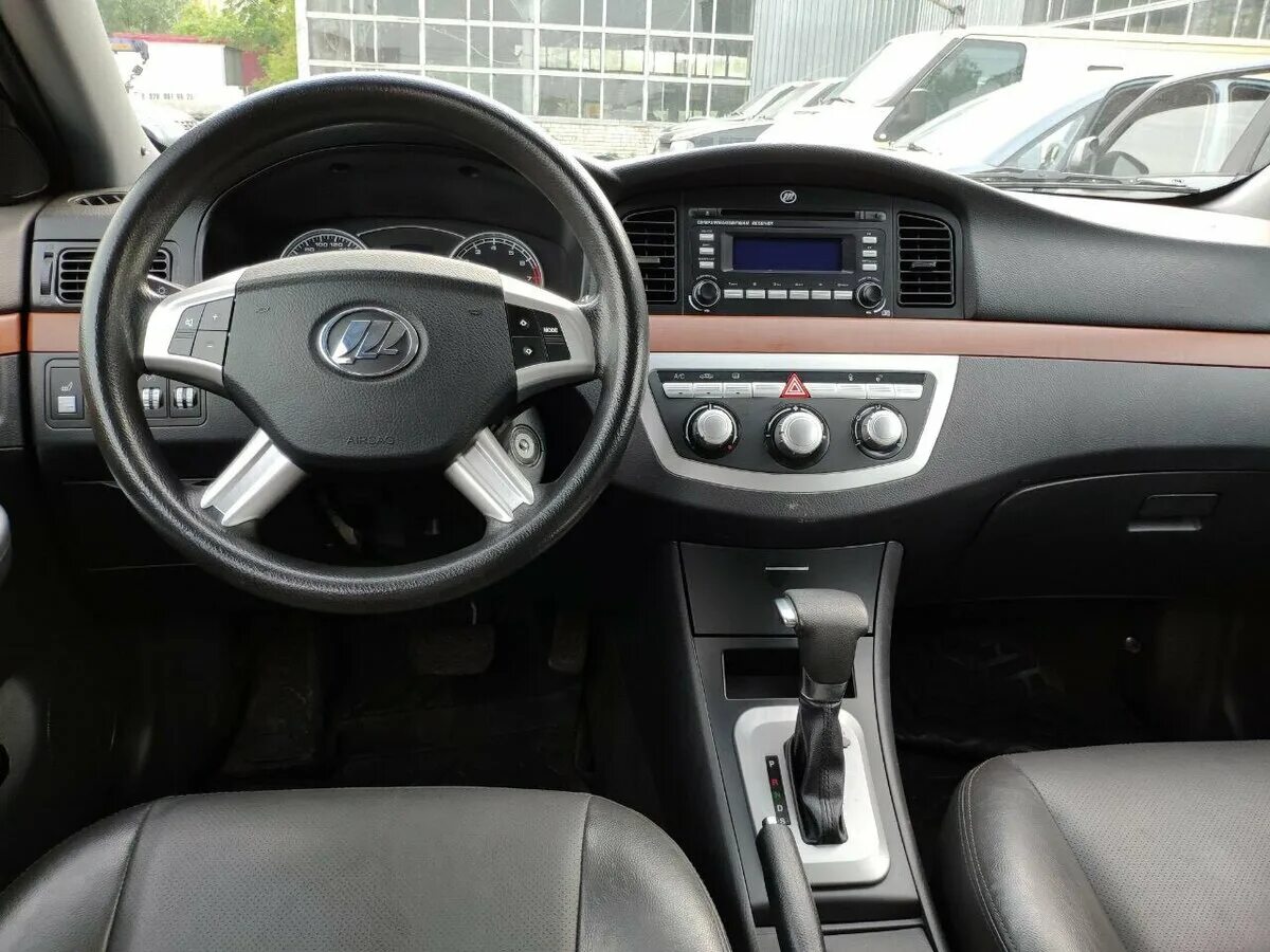 как открыть лифан солано