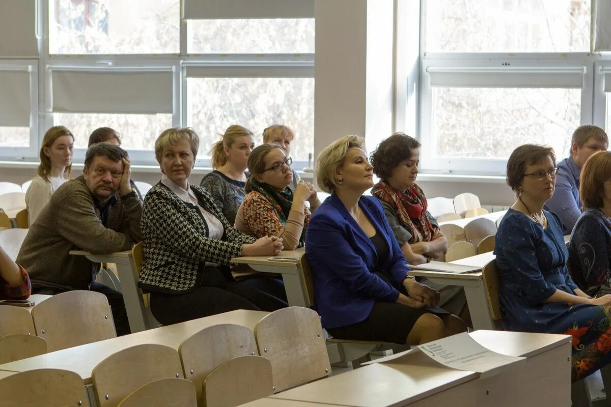 Вэгу аспирантура. Глушкова светлана игоревна гуманитарный университет. Вэгу аспирантура. Гуманитарная аспирантура. Вручение дипломов аспирантам.