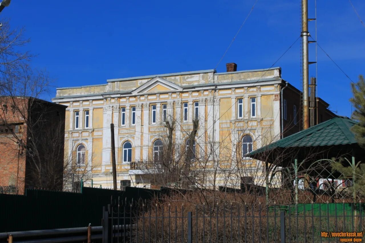 Сайт колледж новочеркасск. Новочеркасск автотранспортный техникум. Александровская 72 Новочеркасск поликлиника. Новочеркасский колледж НПИ. Александровская 72 Новочеркасск.