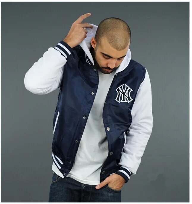 Купить бомбер с капюшоном. Varsity Jacket толстовка. Бейсбольная куртка Нью Йорк. Куртка бомбер. Бомбер с капюшоном.