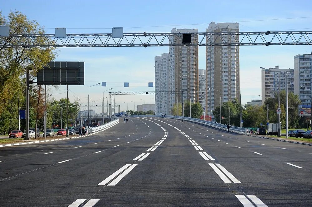 Движение открытые города. Ярославское шоссе. Движение Ярославское шоссе. Дорожная разметка реверсивные полосы. Разметка реверсивного движения дорожная.