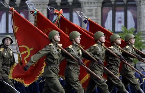Красный флаг на день победы