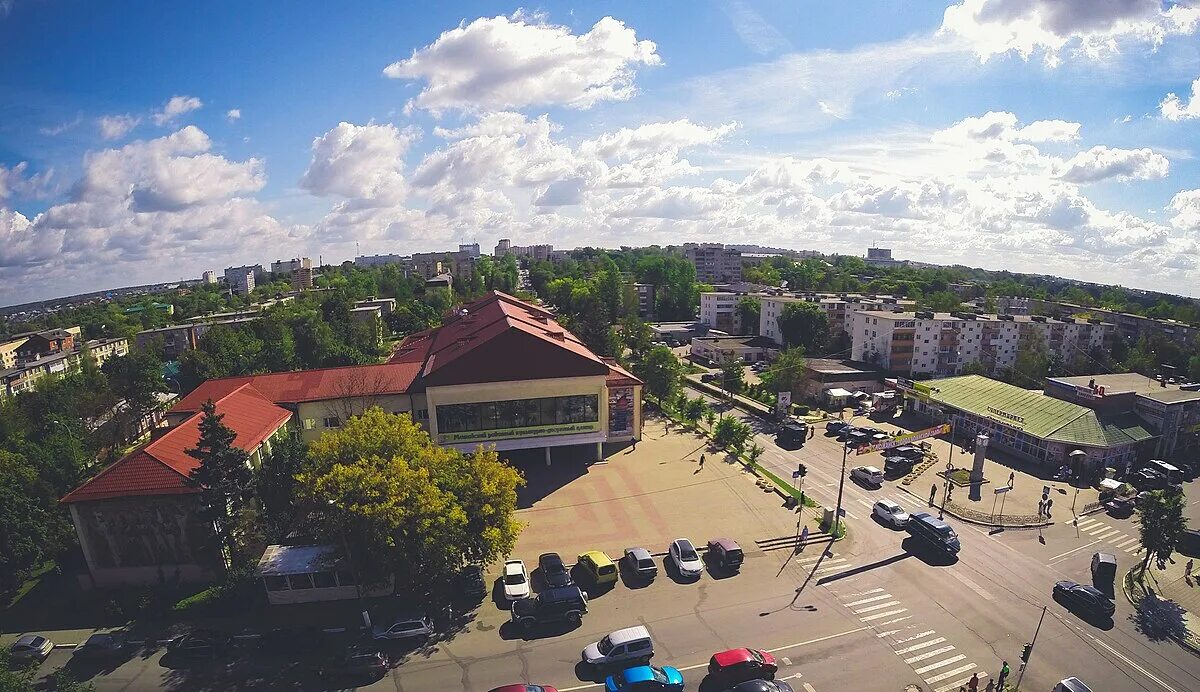 Дк можайск. Можайск центр города. Дом культуры Можайск. Можайск Центральная площадь. Город Можайск Московской области.