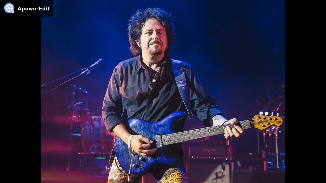 Steve lukather. Стив люкатер. steve lukather toto. стив лукатер гитарист. steve lukather 1982.
