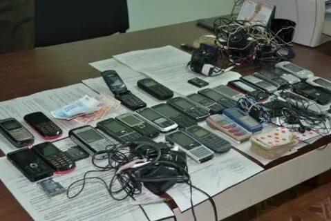 При обыске изъяли телефон
