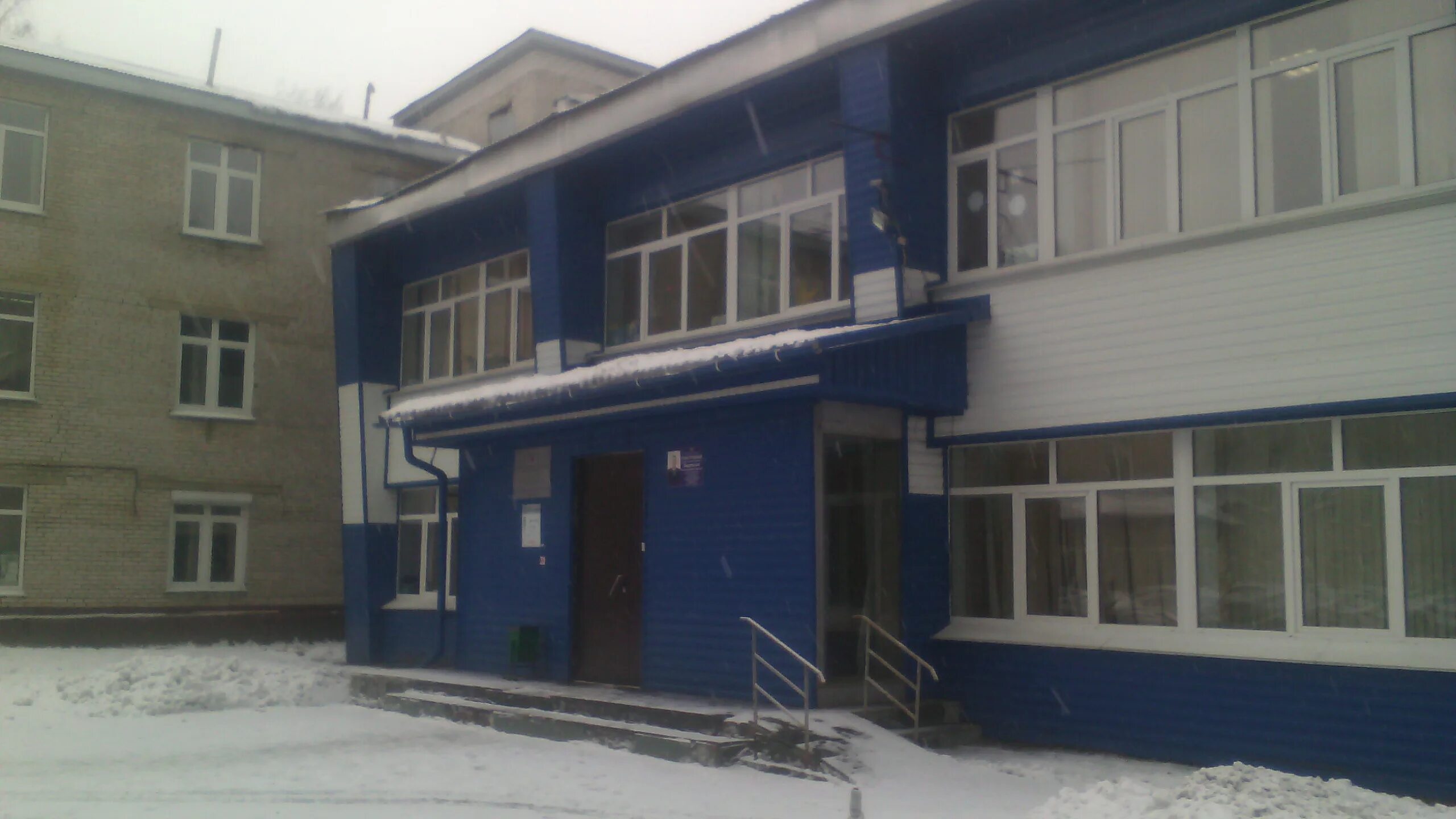 Городская поликлиника № 10, поликлиника для взрослых, Моторная ул., 7Б, Омск - Я