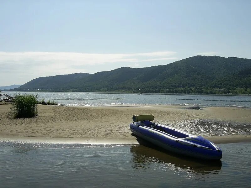 лодка ходит. прокат лодок. лодка ходит. перевернулась лодка братском водохранилище. новокузнецк томь речной транспорт.