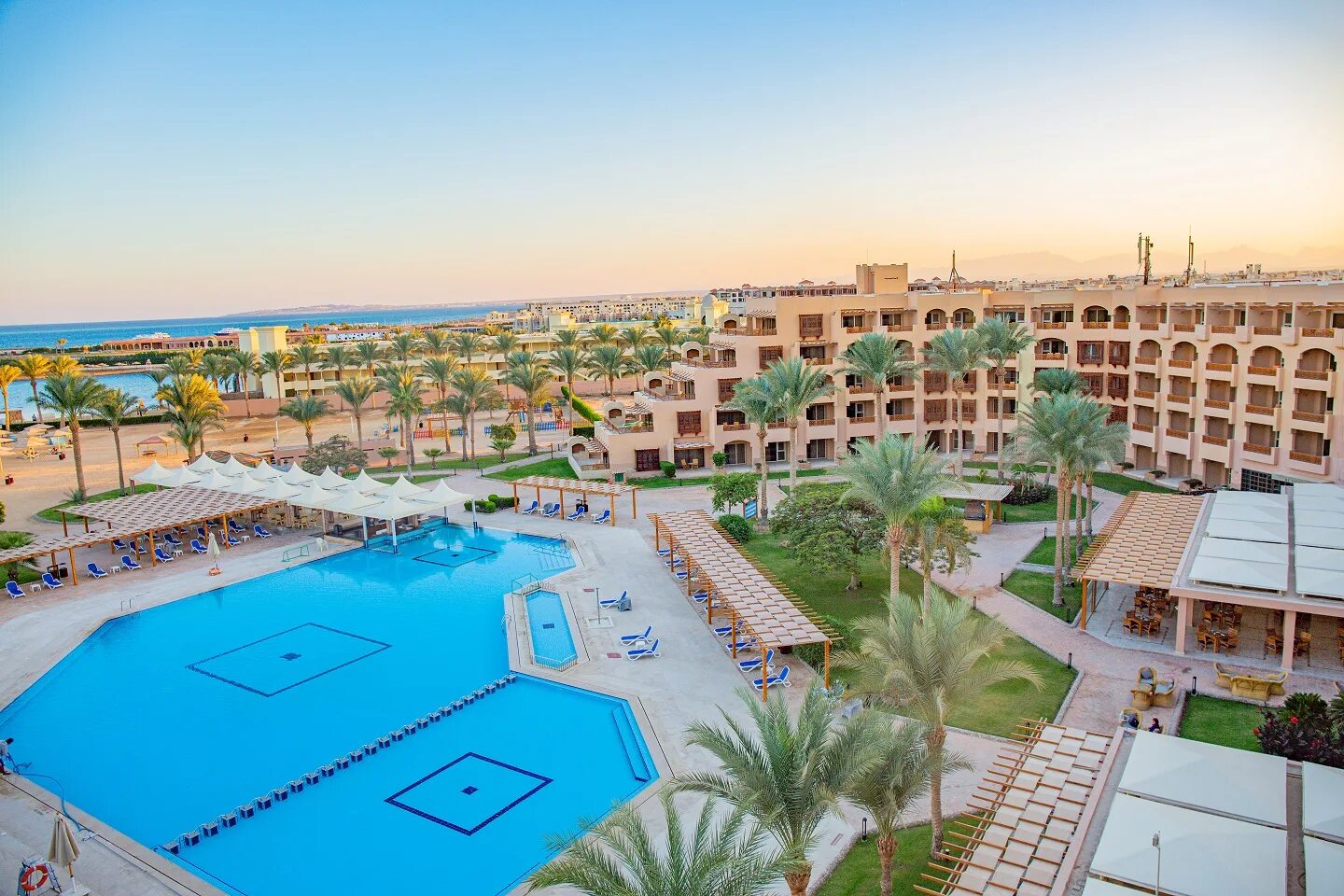 Continental hurghada. Хургада Континенталь Хургада Резорт. Continental Hotel Hurghada 5. Египет Continental Хургада. Мовенпик Хургада.