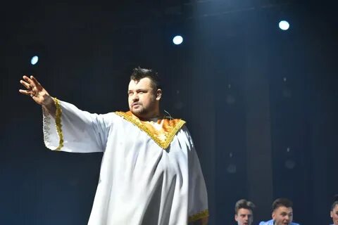 Руки вверх два