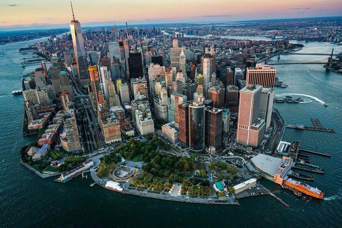 Самый большой остров сша. Америка Нью-Йорк Манхэттен. Бэттери парк Сити Нью-Йорк. Даунтаун Нью Йорк. Нью-Йорк Сити Манхэттен.