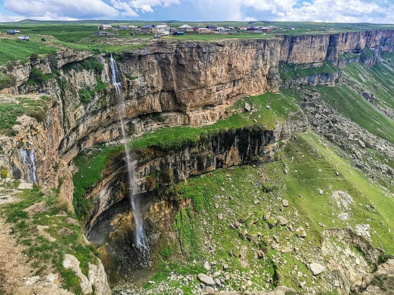 Хунзах каменная чаша. Плато матлас и водопады. плато матлас дагестан. хунзах дагестан матлас. водопад матлас в дагестане.