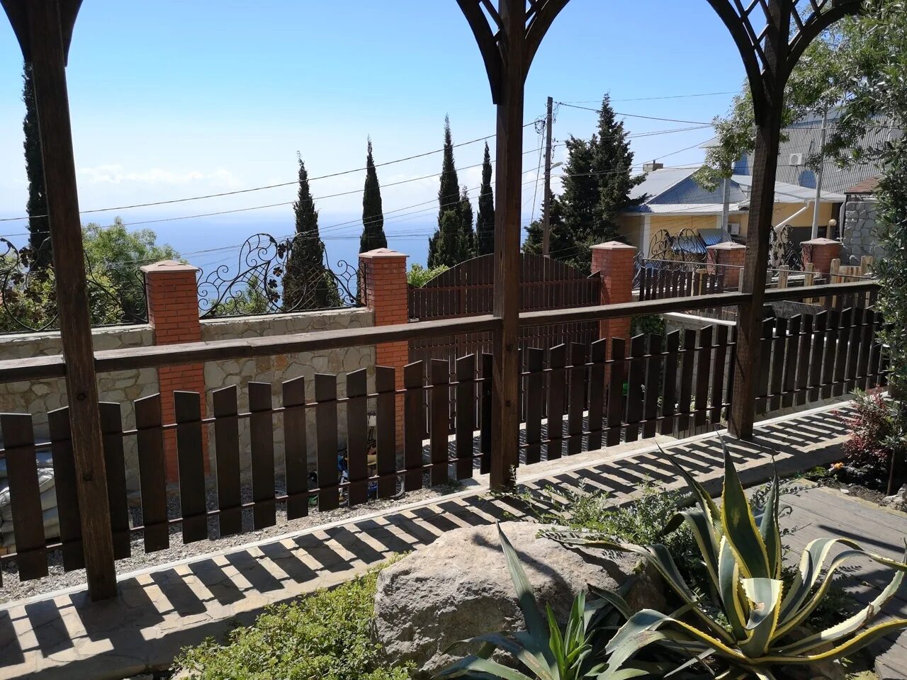Алупка снять жилье. Гостевой дом &quot;ундина&quot;, алупка. алупка миниотель сергей. алупка ул щепкина 2. ундина крым алупка.