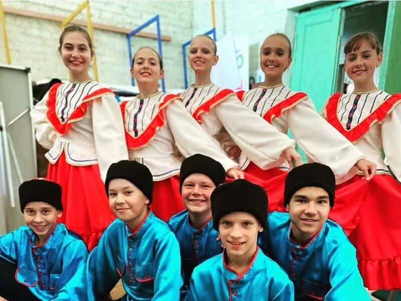 Коллектив девчата. Народный коллектив девчата орехово-зуево. коллектив девчата орехово зуево. коллектив радуга орехово-зуево. хореографический коллектив девчата.