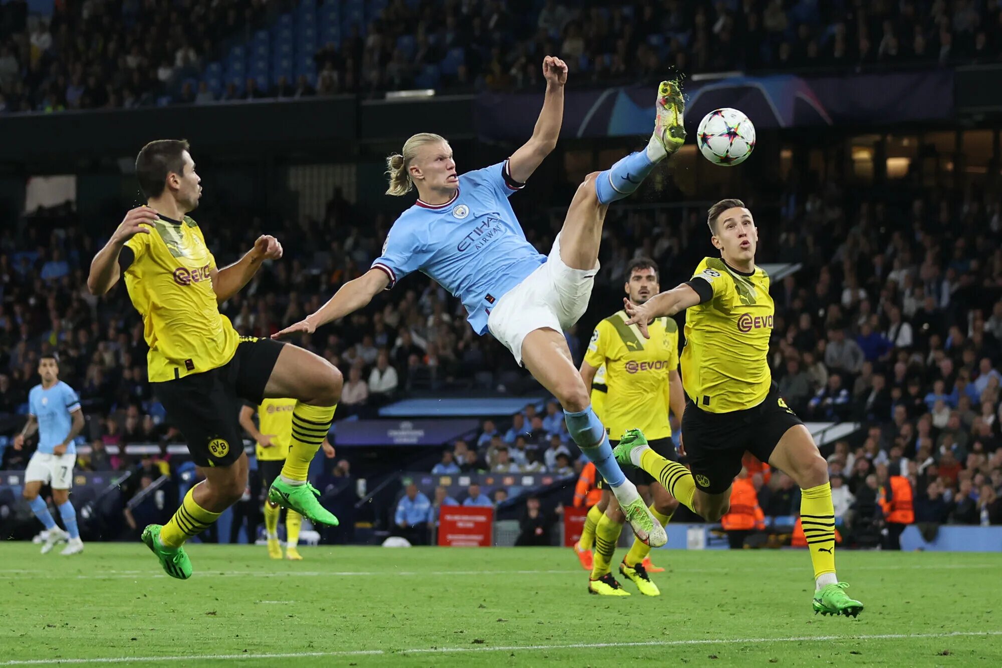 Показать футбол видео. Футболист Haaland man City. Эрлинг Холанн ман Сити. Холланд Манчестер Сити. Лига чемпионов 2023 Манчестер Сити Лейпциг.