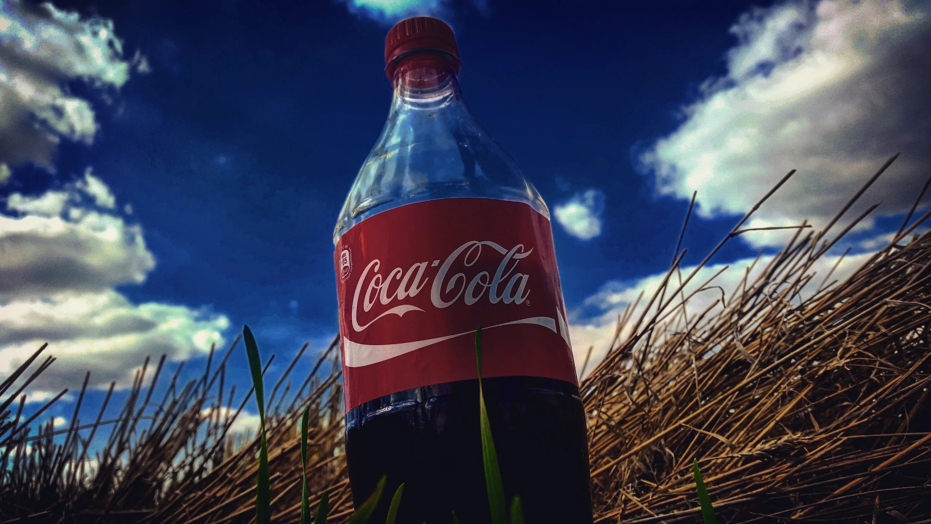 Обои coca cola. Кока кола. Coca Cola компания. Новая Кока кола. Кока кола картинки.