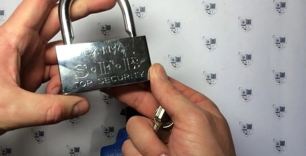 Видео навесных замков. Замок навесной Security Extra. Замок Extra Top Security. Замок навесной Extra OQO Top Security. Замок навесной solxp 60 Top.