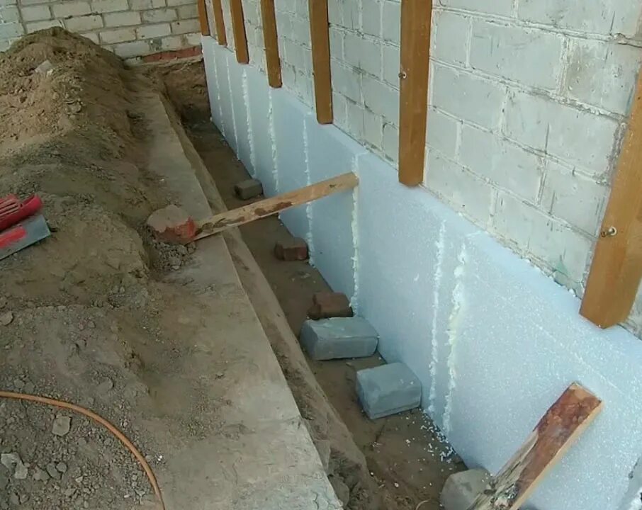 Утепление подвала частного дома. Утеплитель для подвала. утеплить подвал. утеплить стены подвала изнутри. теплоизоляция погреба изнутри.