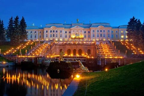 В очень красивом месте стоит коралловый дворец
