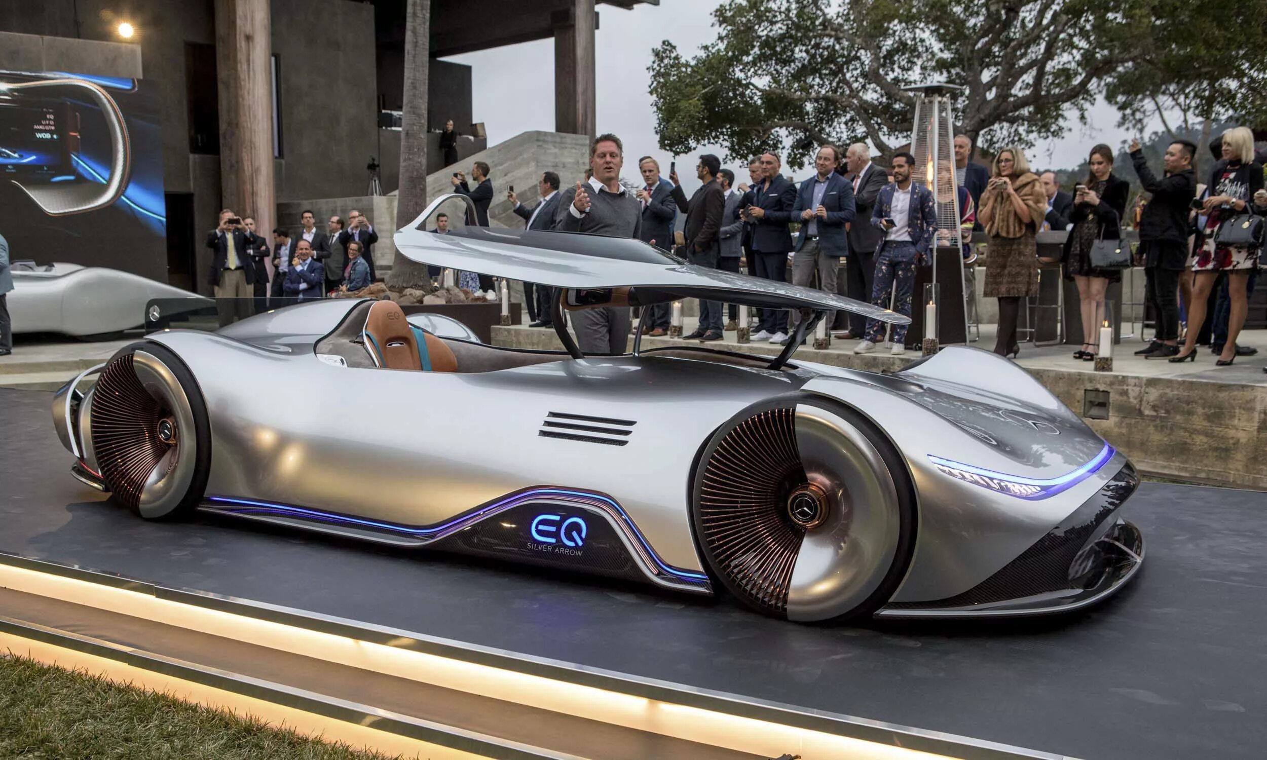 Купить будущие. Mercedes-Benz Vision EQ Silver arrow Concept 2018. Mercedes-Benz EQ Silver arrow 01. Mercedes Silver arrow 2018. Mercedes Silver arrow 2020.