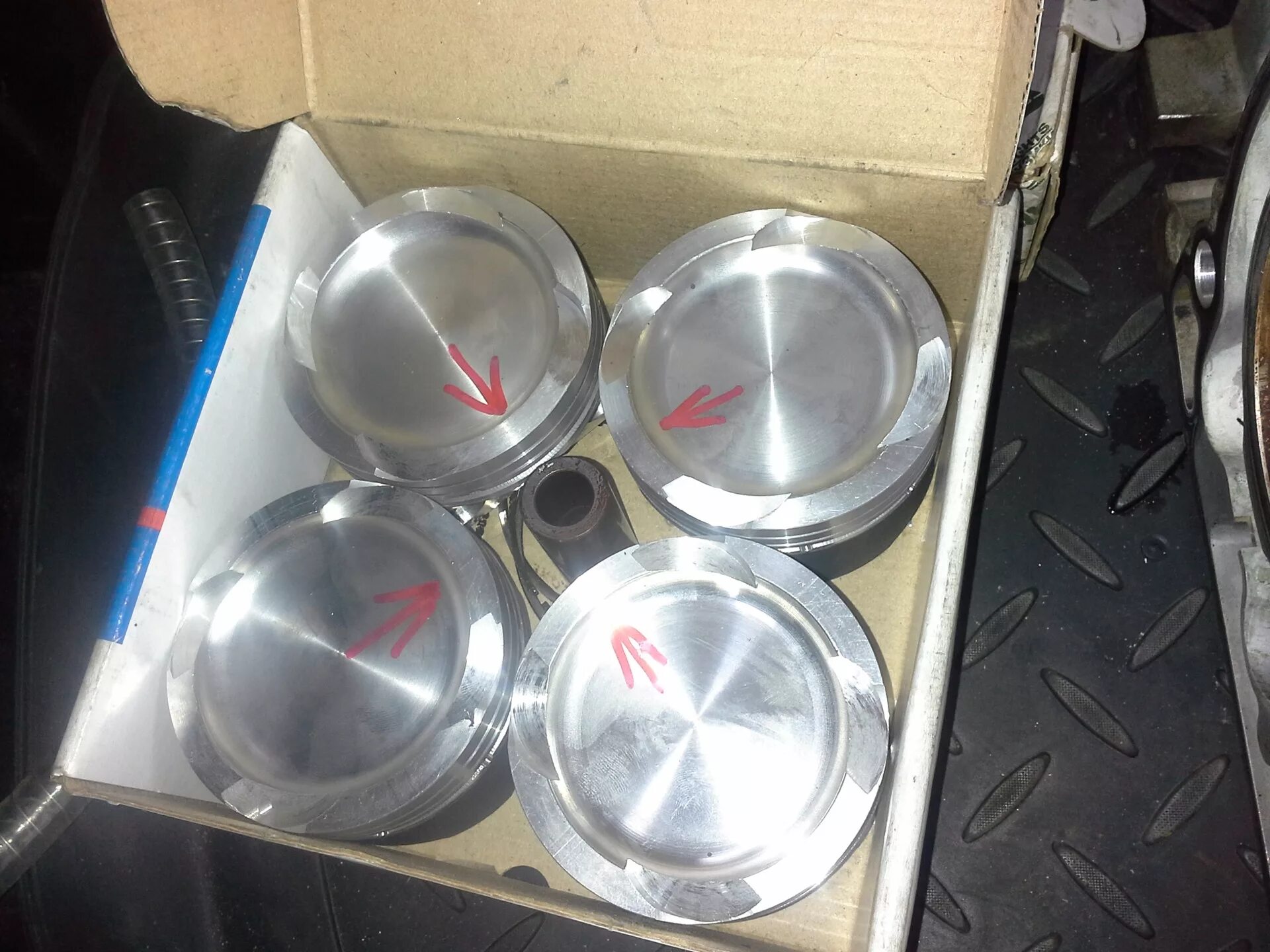Поршень мазда 6 gh 2. Кованые поршни мазда мпс 2. Ej251 поршни. 4 tsi. Поршень m54.
