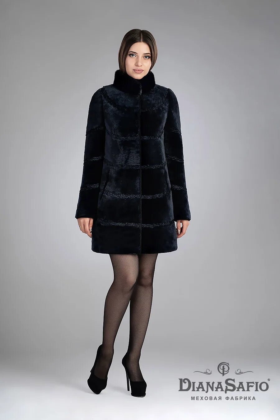 ярмарка шуб в дк железнодорожников нижний. норка нижний новгород. норковая шуба с капюшоном. норковая шуба sagitta. шуба из шкуры волка.