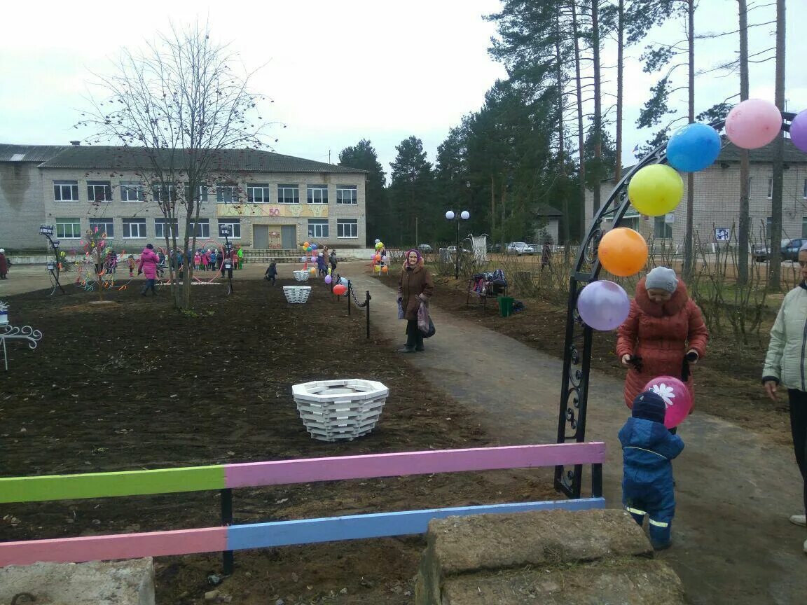 Юбилейный Новгородская область Хвойнинский район. П.Юбилейный Новгородская область Хвойнинский район. Поселок Юбилейный Хвойнинский район. Новгородская область Хвойнинский район поселок Юбилейный школа. Поселок хвойная новгородская область