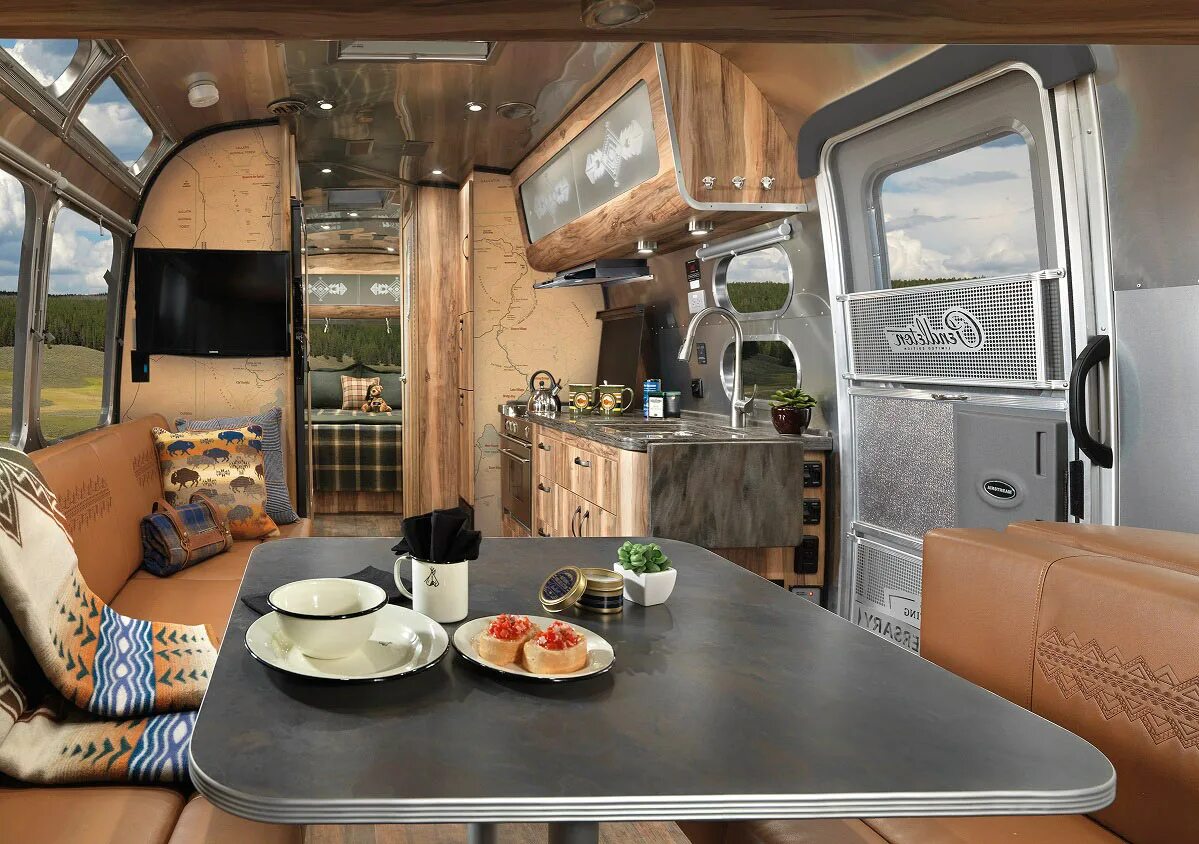 Автодом Airstream 2020. Автодом Pan American Airstream. Кемпер автодом RV. Автодом - Newell coach. Трейлер на колесах купить