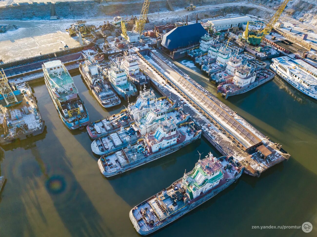 Коломенский Речной порт. Грузовой Речной порт Казани. Морской порт Коломна. Буксир толкач Коломенский 1501. Речной терминал