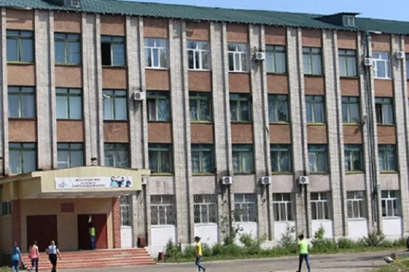 Училища биробиджан. Технологический техникум биробиджан. технологический техникум биробиджан общежитие. техникум на набережной 12 биробиджан. технологический колледж биробиджан.