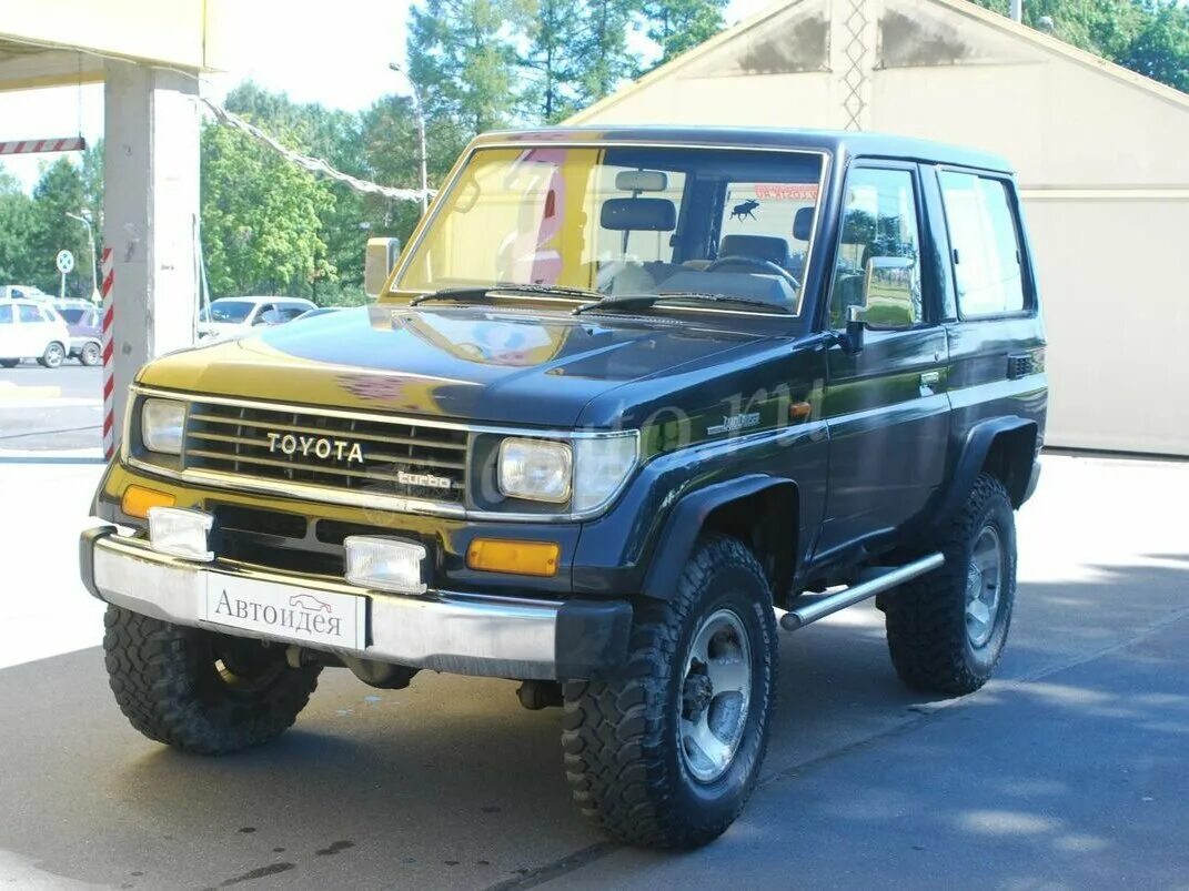 Toyota land cruiser 70. Toyota land cruiser 79 pickup. Toyota land cruiser 76 70 series. Toyota land cruiser 76 white. Toyota land cruiser 70 2002.