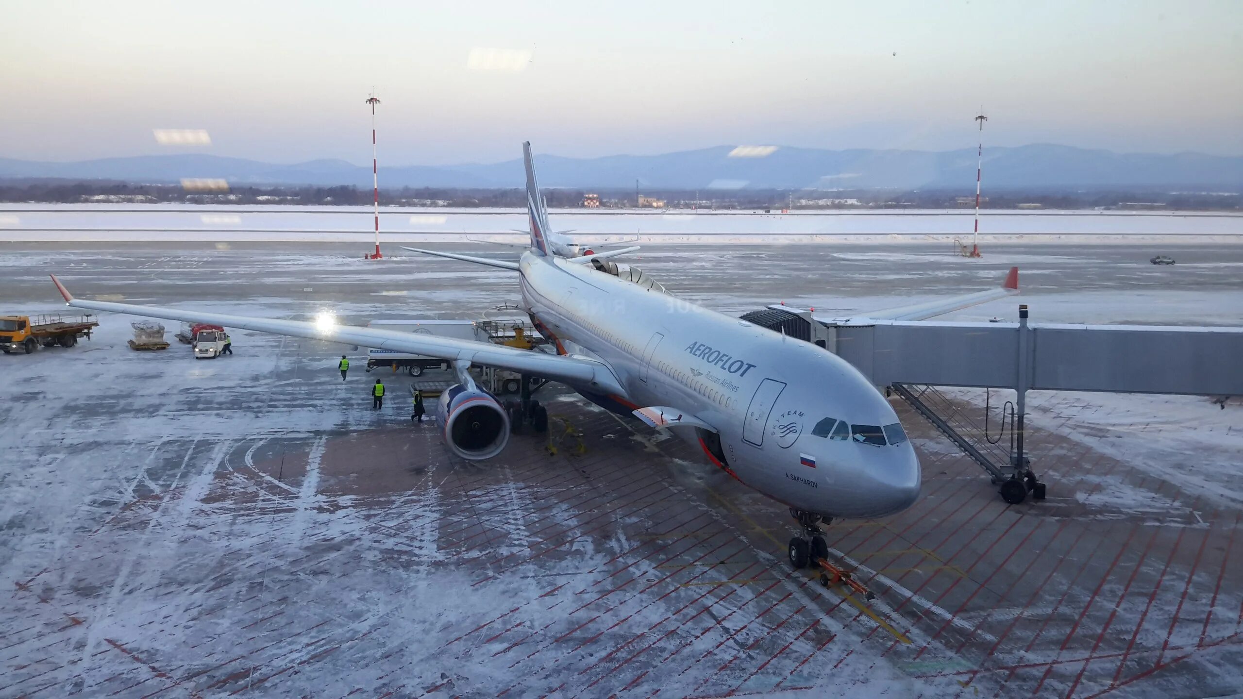 Аэрофлот Хабаровск аэропорт. Самолет Хабаровск Москва Аэрофлот. Самолет в Хабаровск Аэрофлот. Аэрофлот Москва Хабаровск. Сайт аэрофлот хабаровск