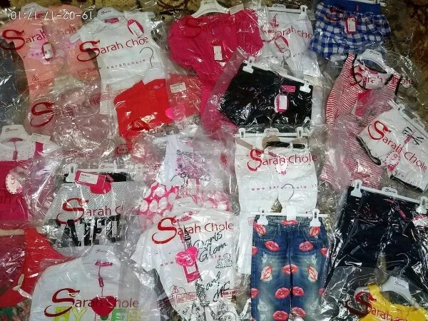 Склад одеял. Сток оптом. Мешок одежды секонд хенд. Склад одежды. Детская брендовая одежда копии брендов.