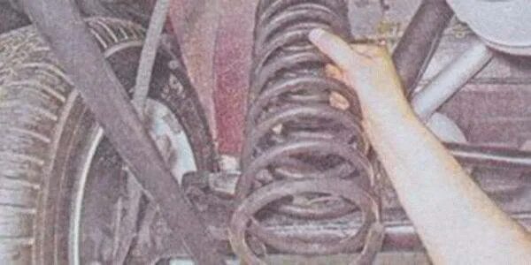 Опоры пружин ваз 2107 задних. Стяжки передних пружин ваз 2107. Съемник задних пружин ваз 2107. Ваз 2106 упорызадних пружин. Подвеска заднего моста ваз 2107.